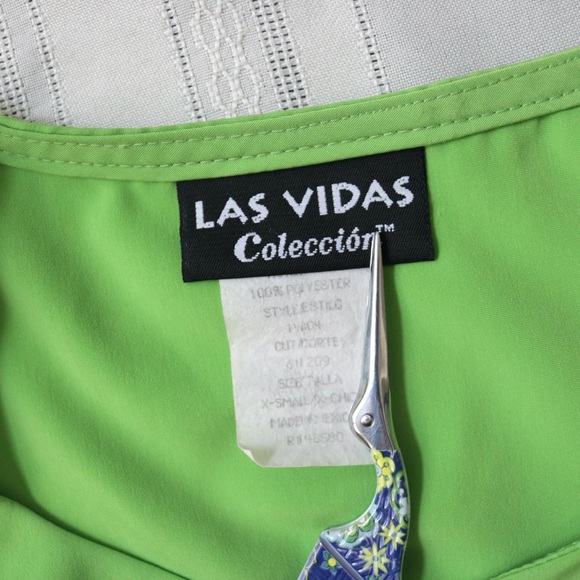 Green apple button down blouse with tie belt - Picture 5 of 8